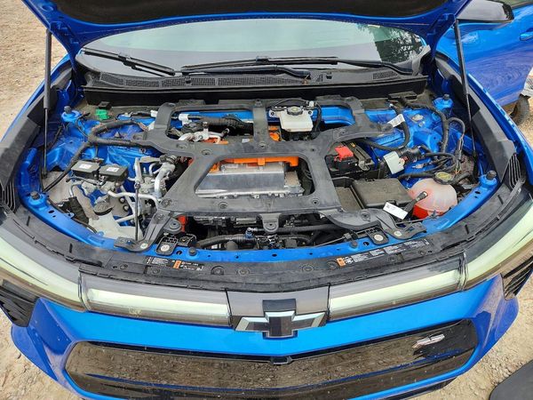 2024 CHEVROLET BLAZER RS — Engine bay