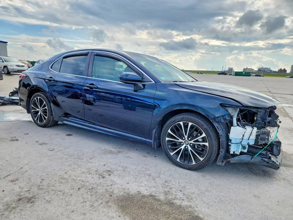 2018 TOYOTA CAMRY L/LE/SE/XLE — Passenger 3/4