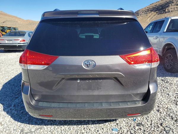 2012 TOYOTA SIENNA — DIRR