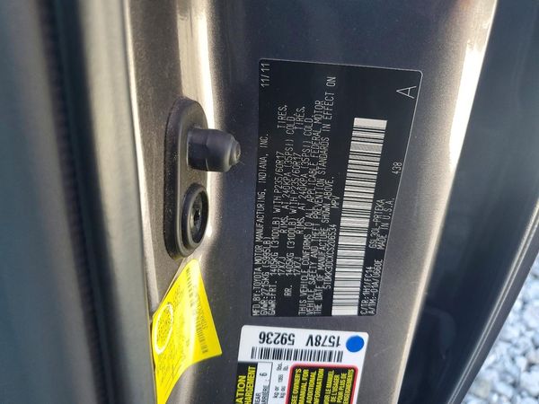 2012 TOYOTA SIENNA — VINS