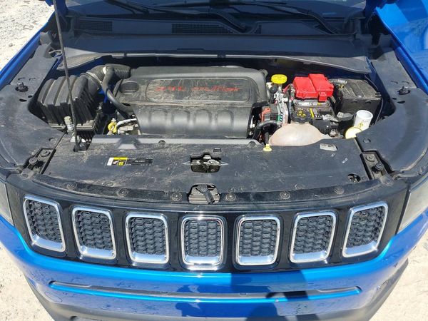 2019 JEEP COMPASS — Engine bay