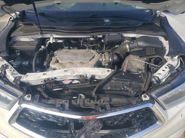 2018 ACURA MDX Standard — Engine bay