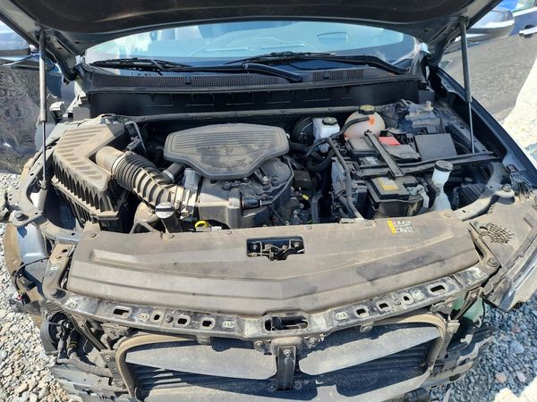 2021 CADILLAC XT6 Premium Luxury — Engine bay