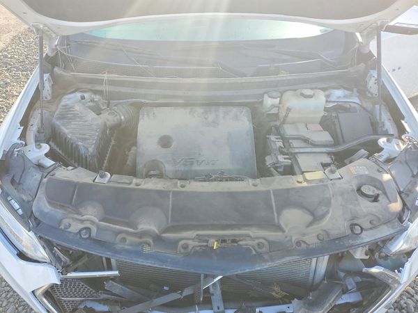 2019 CHEVROLET TRAVERSE LT — Engine bay