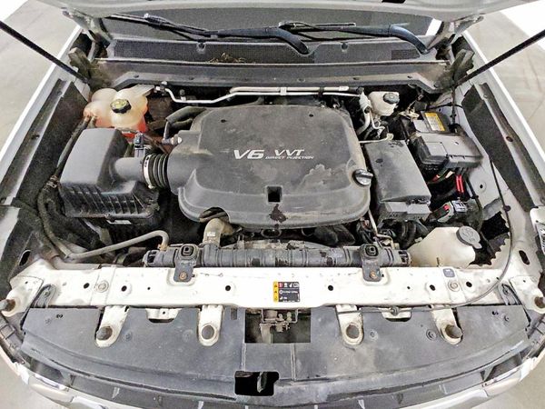 2020 CHEVROLET COLORADO Work Truck — Engine bay