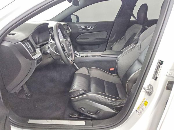 2024 VOLVO S60 Plus Black Edition — DENT