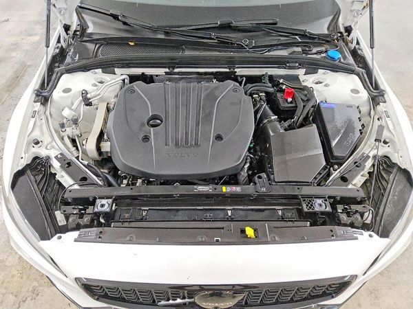 2024 VOLVO S60 Plus Black Edition — Engine bay