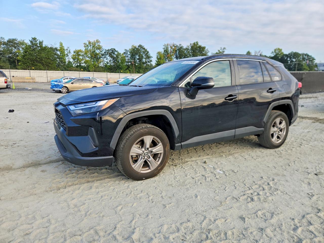 2022 TOYOTA RAV4 — Front 3/4