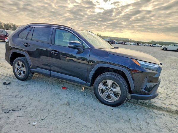 2022 TOYOTA RAV4 — Passenger 3/4