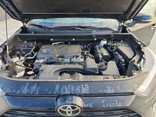 2022 TOYOTA RAV4 — Engine bay