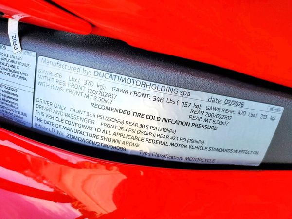 2026 DUCATI PANIGALE — VINS
