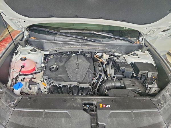 2025 HYUNDAI TUCSON — Engine bay
