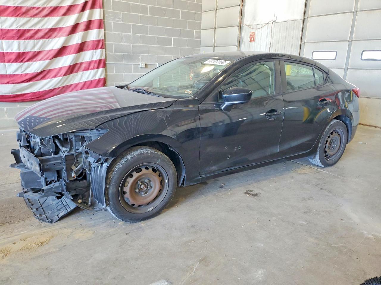 2016 MAZDA 3 SV/Base — Front 3/4