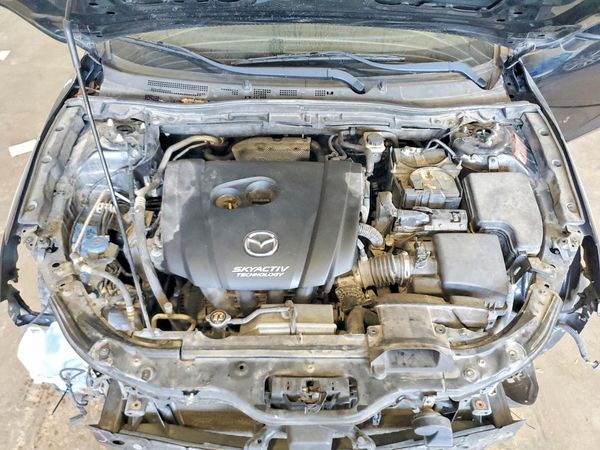 2016 MAZDA 3 SV/Base — Engine bay