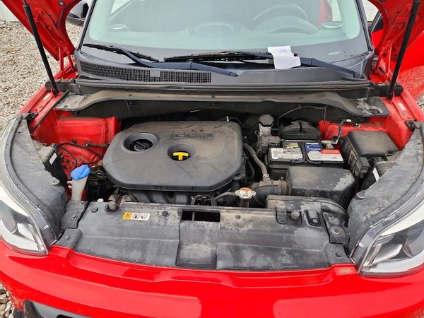 2016 KIA SOUL — Engine bay