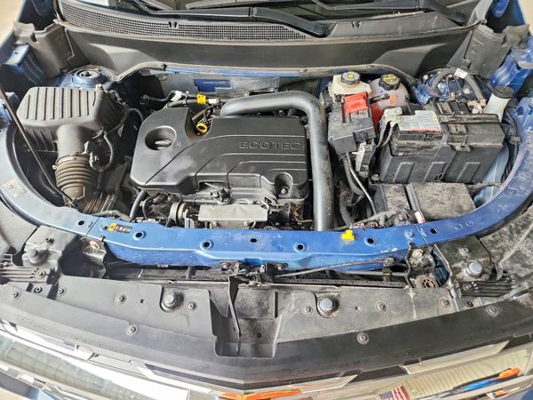 2025 CHEVROLET EQUINOX 1LT — Engine bay