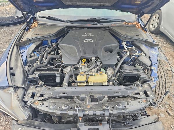 2019 INFINITI Q60 — Engine bay