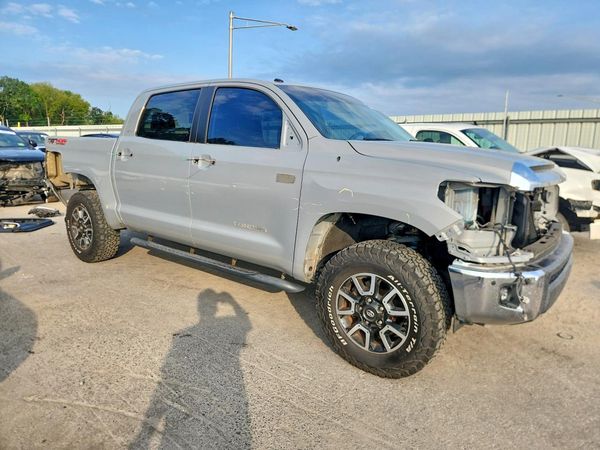2018 TOYOTA TUNDRA SR5 — Passenger 3/4