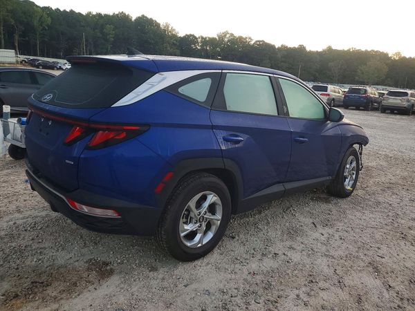 2023 HYUNDAI TUCSON SE
