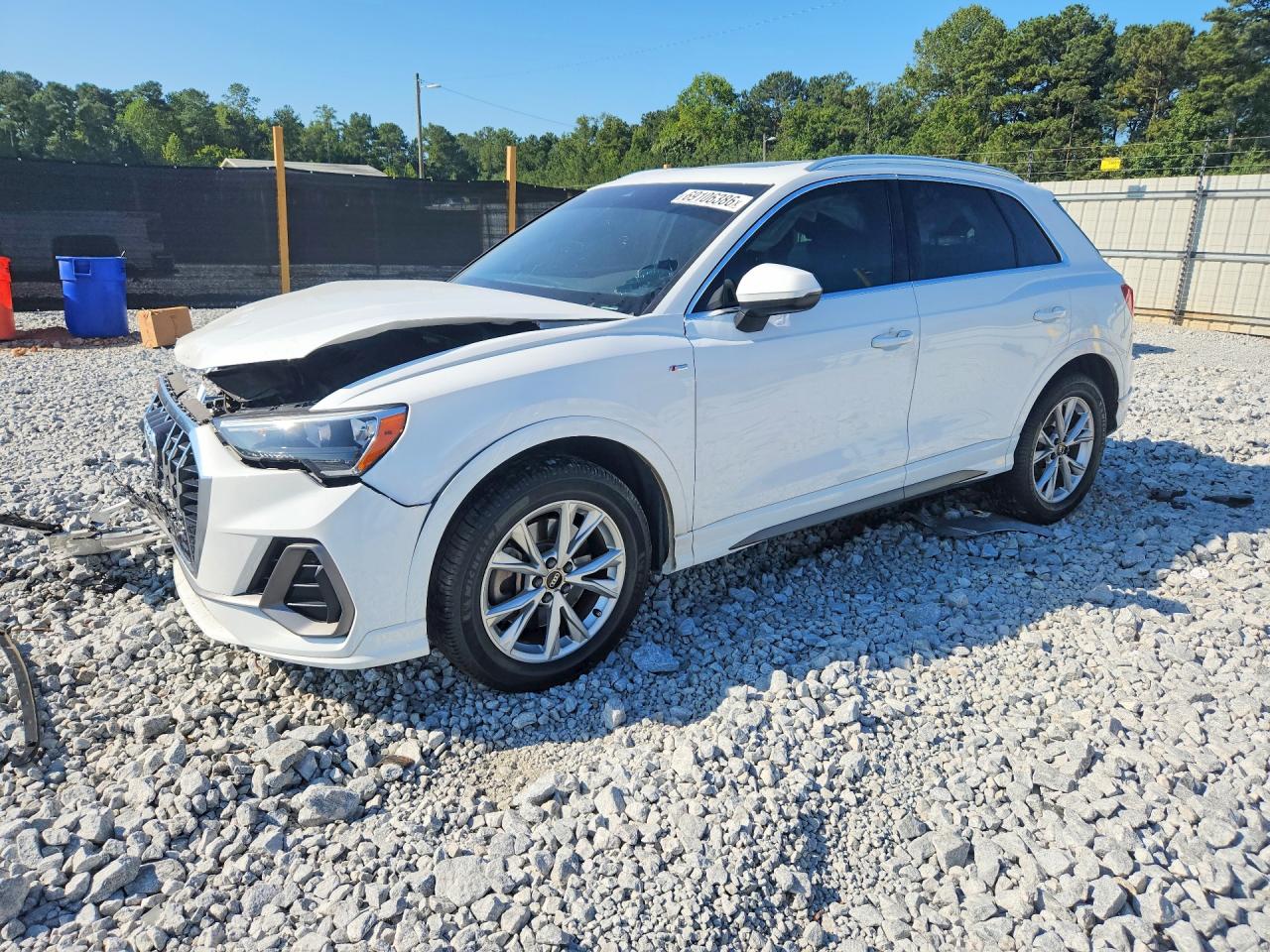 2022 AUDI Q3 S Line quattro Premium — Front 3/4