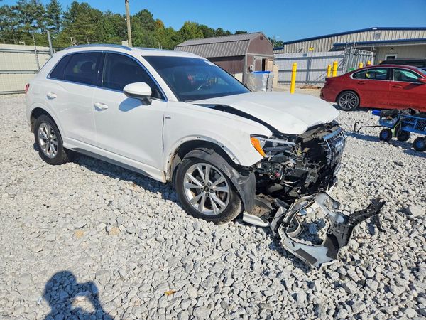 2022 AUDI Q3 S Line quattro Premium — Passenger 3/4