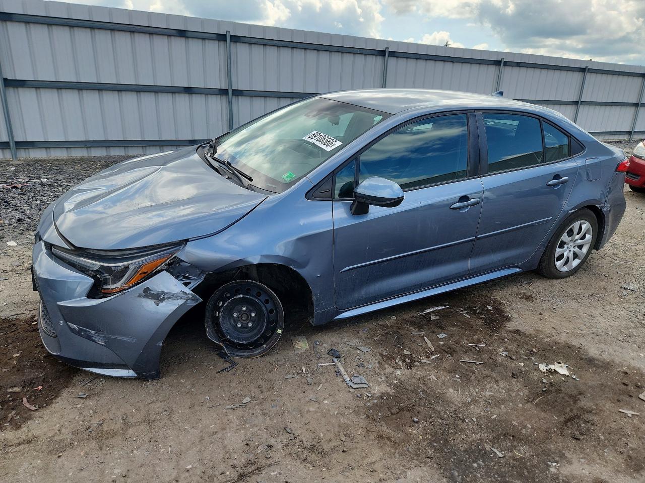 2021 TOYOTA COROLLA LE — Front 3/4