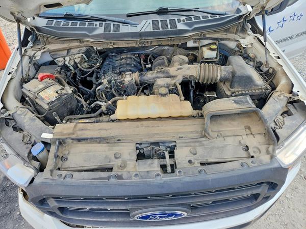 2022 FORD F150 — Engine bay