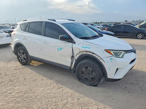 2016 TOYOTA RAV4 — Passenger 3/4