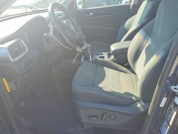 2016 KIA SORENTO — DENT