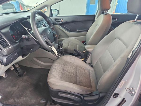 2015 KIA FORTE — DENT