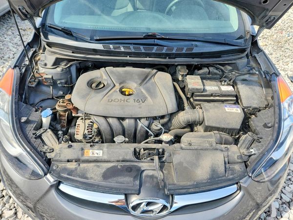 2013 HYUNDAI ELANTRA — Engine bay