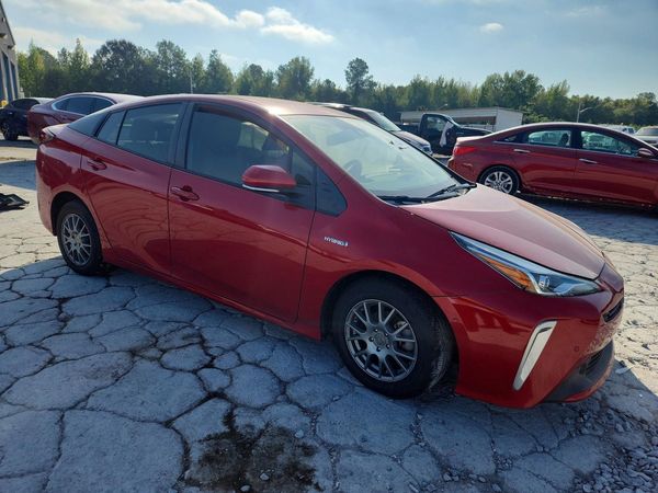2021 TOYOTA PRIUS — Passenger 3/4