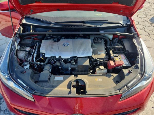 2021 TOYOTA PRIUS — Engine bay
