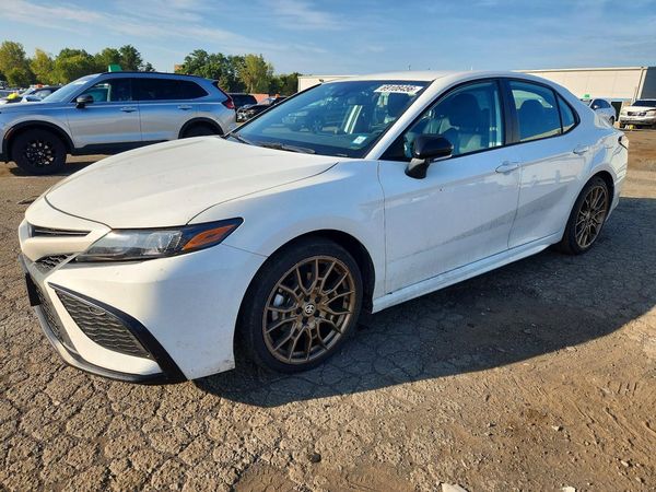 2024 TOYOTA CAMRY SOLA SE — Front 3/4