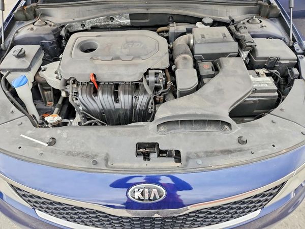 2018 KIA OPTIMA LX — Engine bay