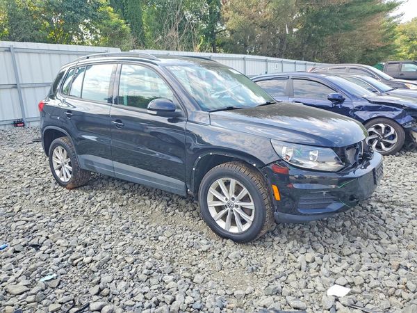 2018 VOLKSWAGEN TIGUAN LIM 4Motion Base — Passenger 3/4