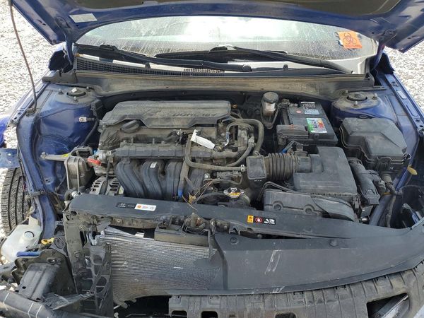 2021 HYUNDAI ELANTRA Blue — Engine bay
