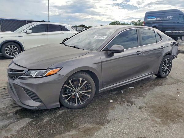 2019 TOYOTA CAMRY — Front 3/4