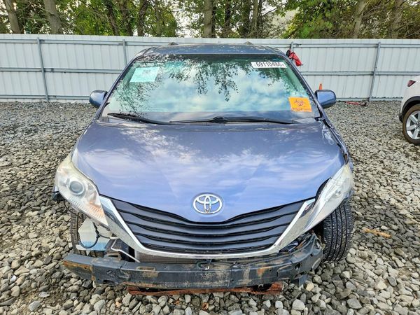 2016 TOYOTA SIENNA — DIRF