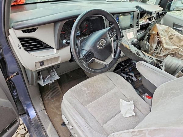 2016 TOYOTA SIENNA — CKPT