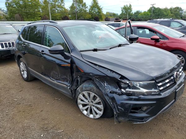 2018 VOLKSWAGEN TIGUAN SE, 4Motion SEL — Passenger 3/4