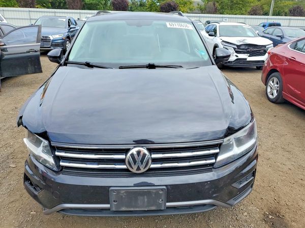 2018 VOLKSWAGEN TIGUAN SE, 4Motion SEL — DIRF