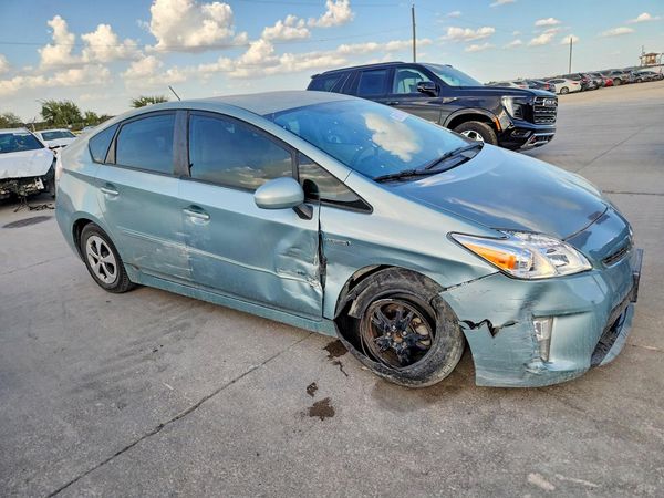 2012 TOYOTA PRIUS — Passenger 3/4