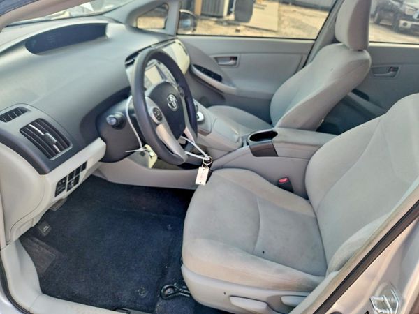 2014 TOYOTA PRIUS — DENT