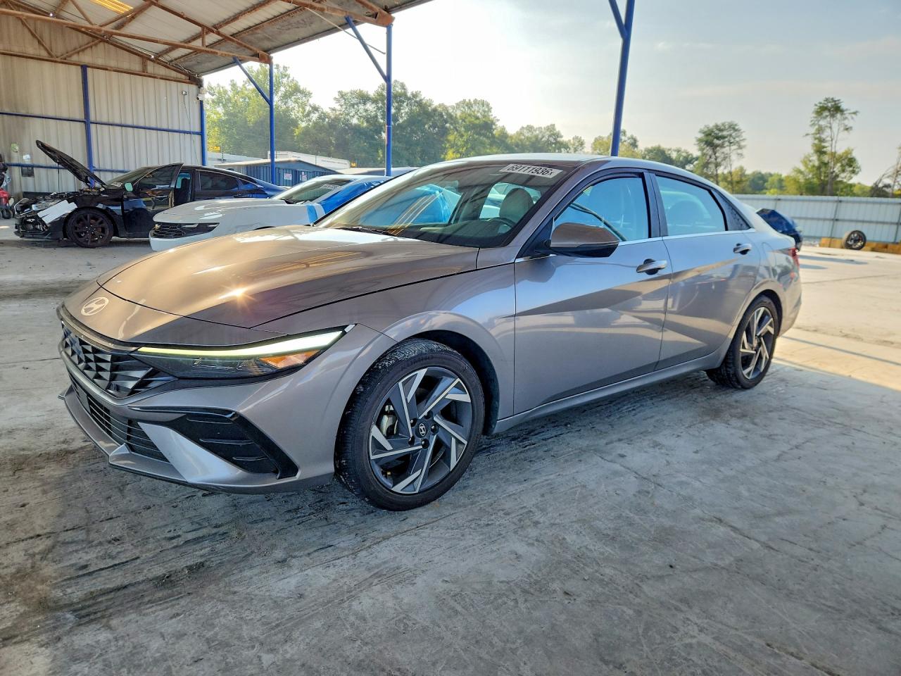 2025 HYUNDAI ELANTRA Limited — Front 3/4