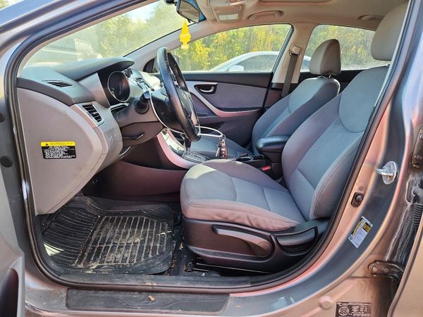 2013 HYUNDAI ELANTRA — DENT