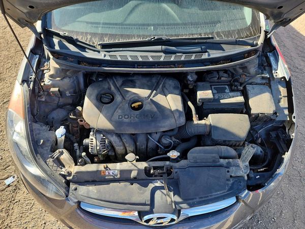 2013 HYUNDAI ELANTRA — Engine bay
