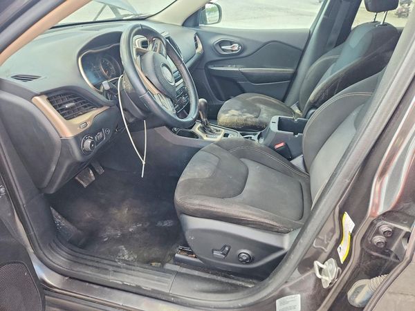 2015 JEEP CHEROKEE Latitude — DENT