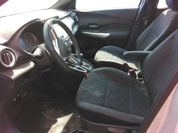 2020 NISSAN KICKS — DENT