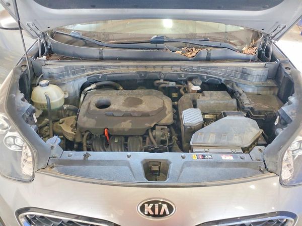 2020 KIA SPORTAGE LX — Engine bay